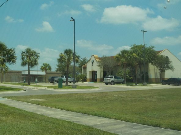 994 E Hidalgo Ave, Raymondville, TX 78580